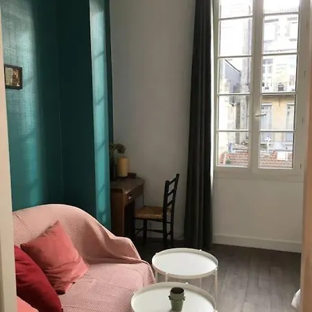 Calme Au Centre De Apartment Bordeaux