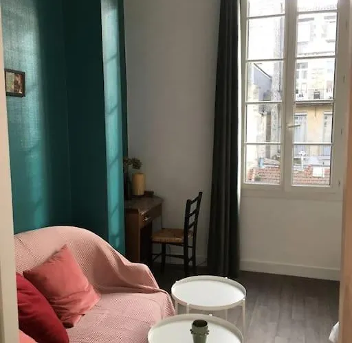 Calme Au Centre De Apartment Bordeaux